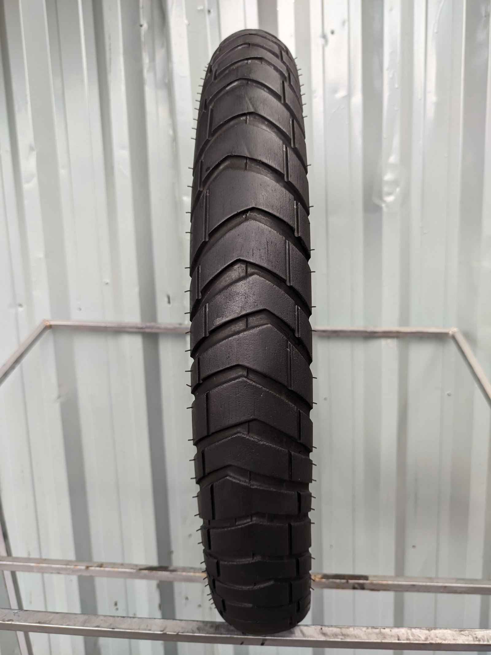 Metzeler Karoo Street 90/90-21 Usado