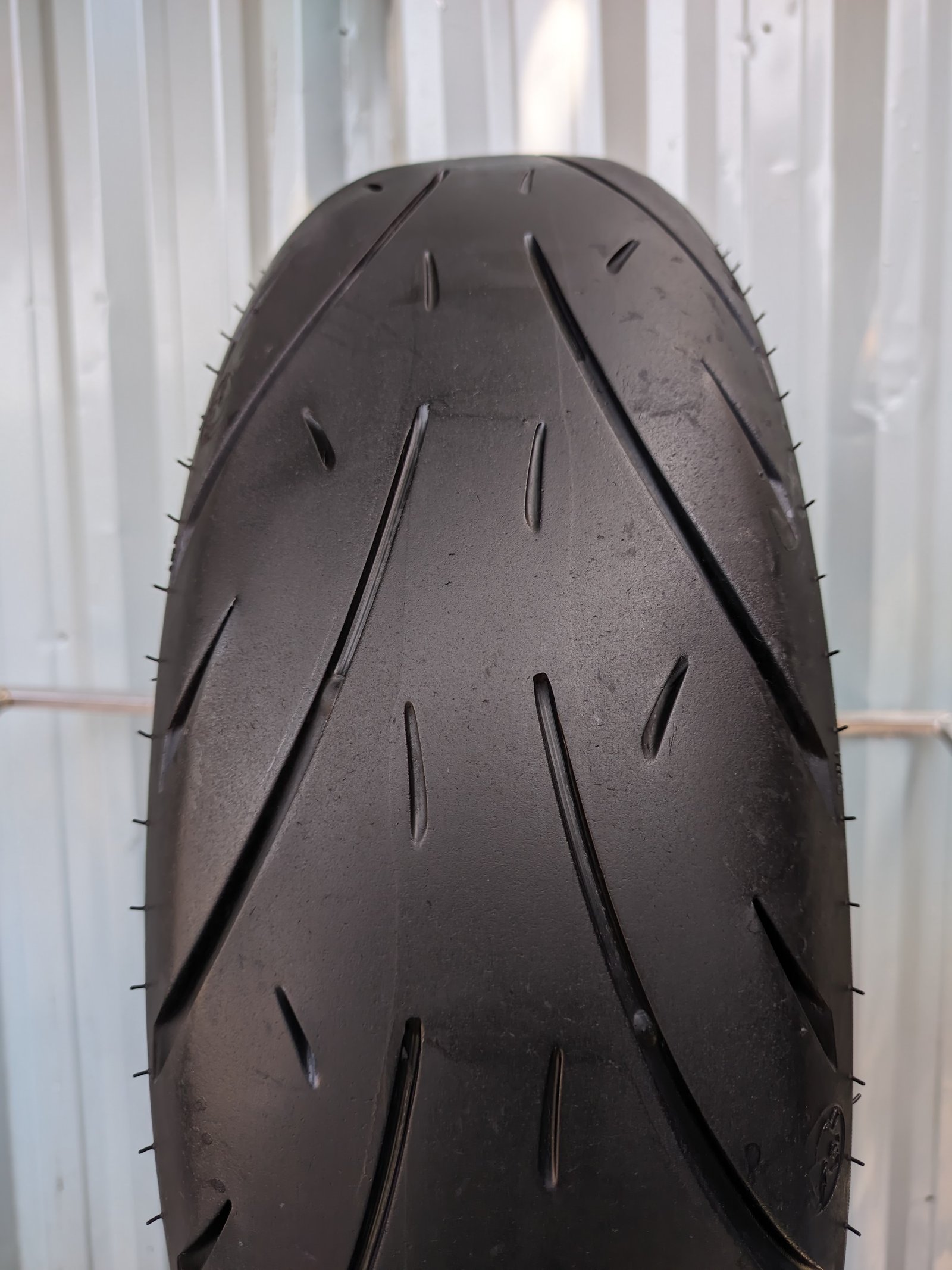 Metzeler Cruisetec 180/65-16 Usado - Imagem 2