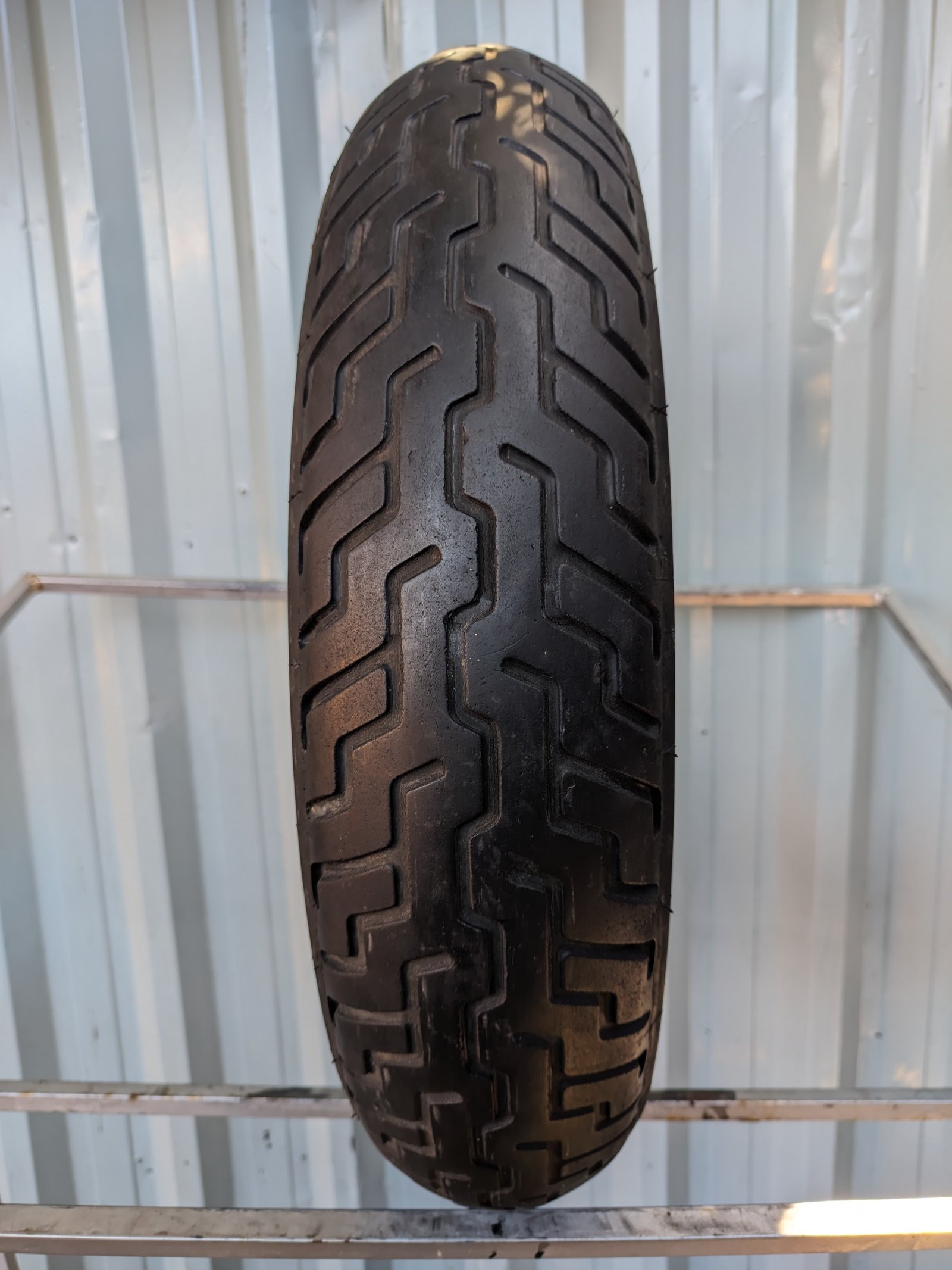 Dunlop D402 Harley Davidson Faixa Branca 130/90-16 Usado