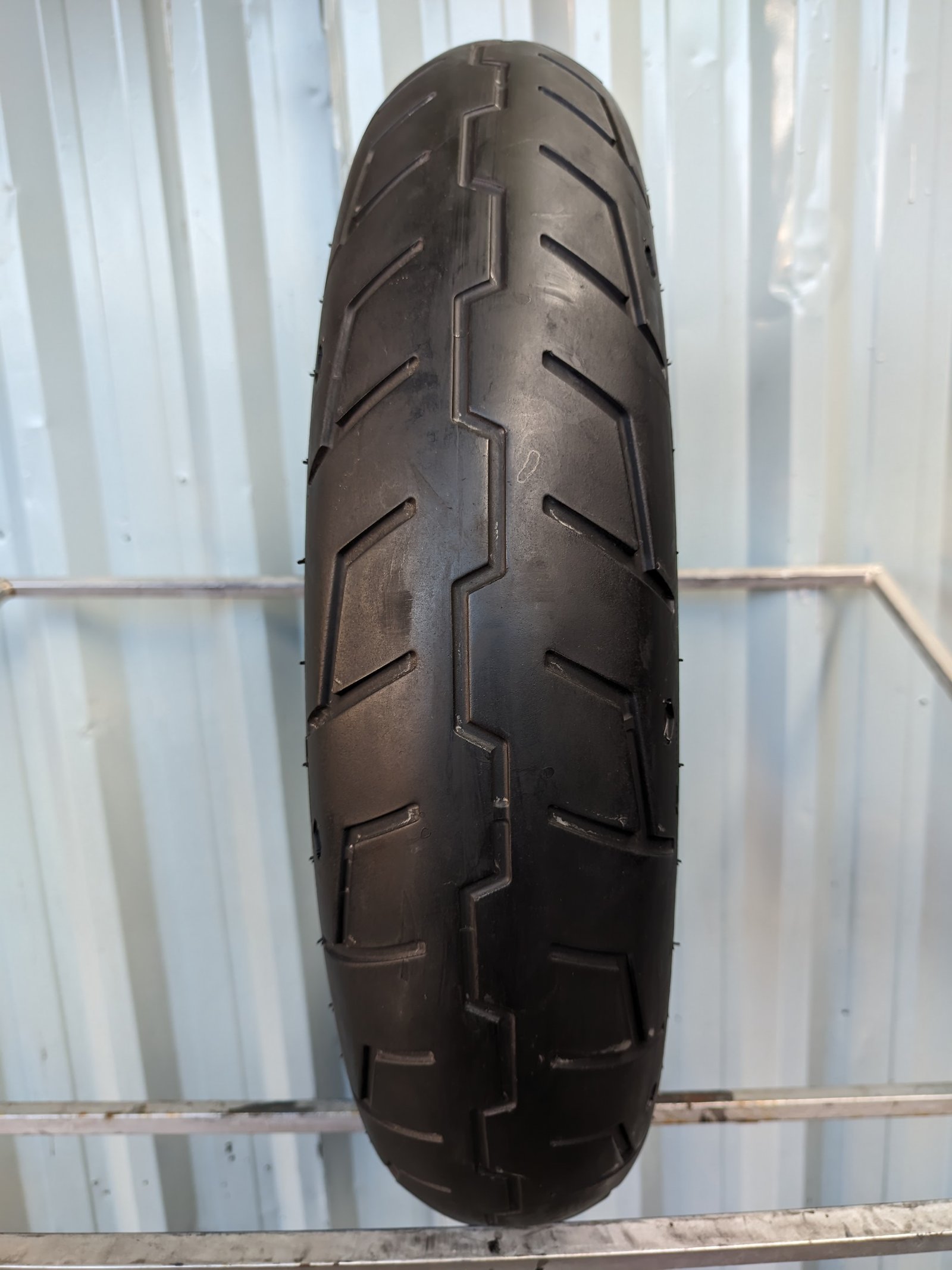 Michelin Scorcher 31 Harley Davidson 130/80-17 Usado
