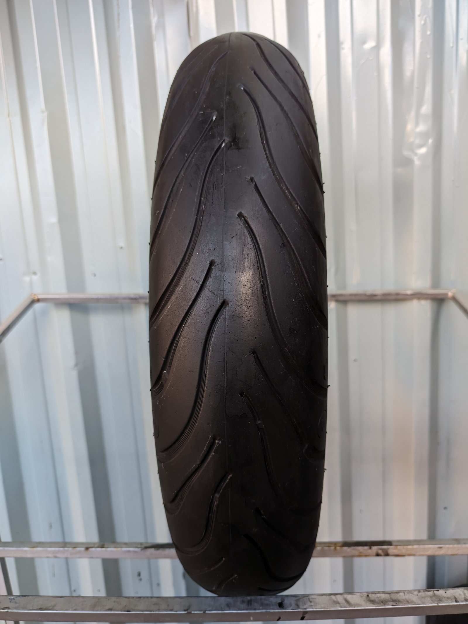 Michelin Commander 3 130/60-19 Usado