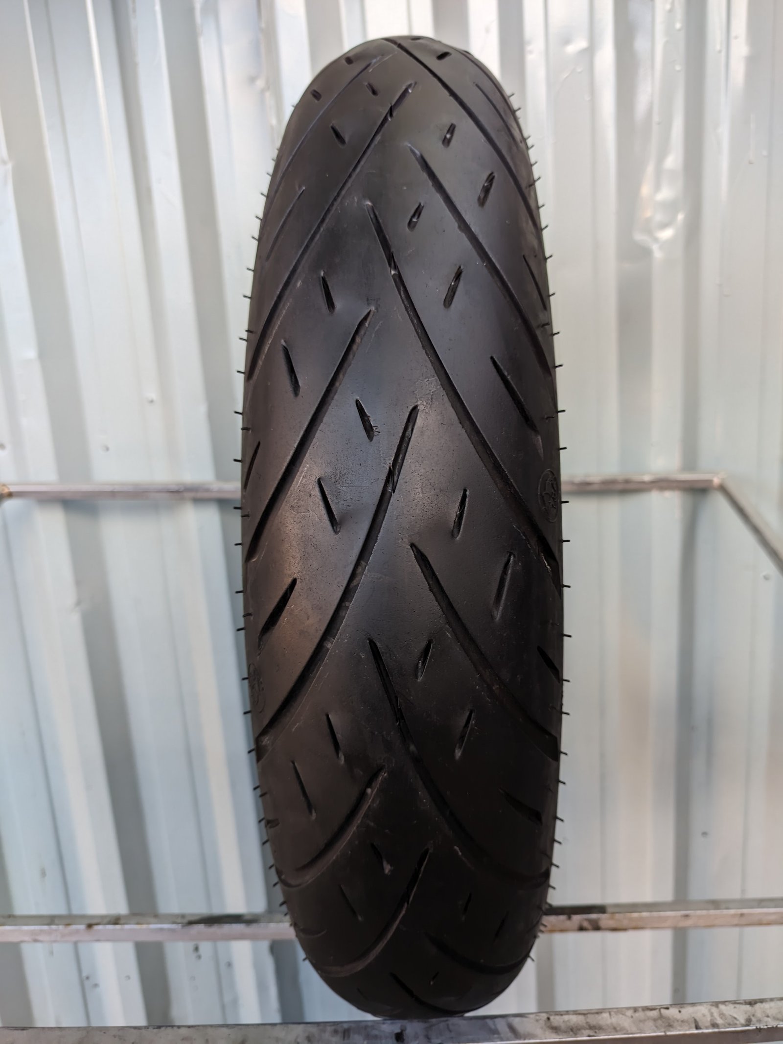 Metzeler Cruise Tec 130/80-17 Usado