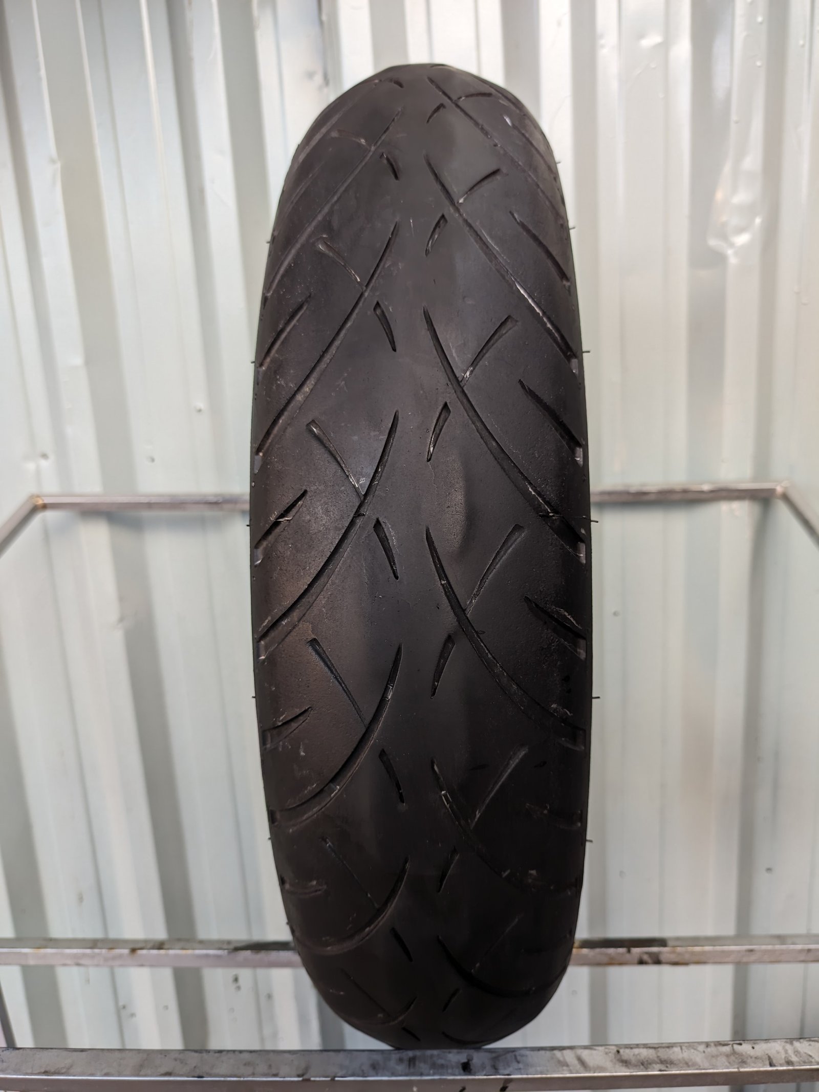 Metzeler ME 888 Mu 130/70-18 Usado