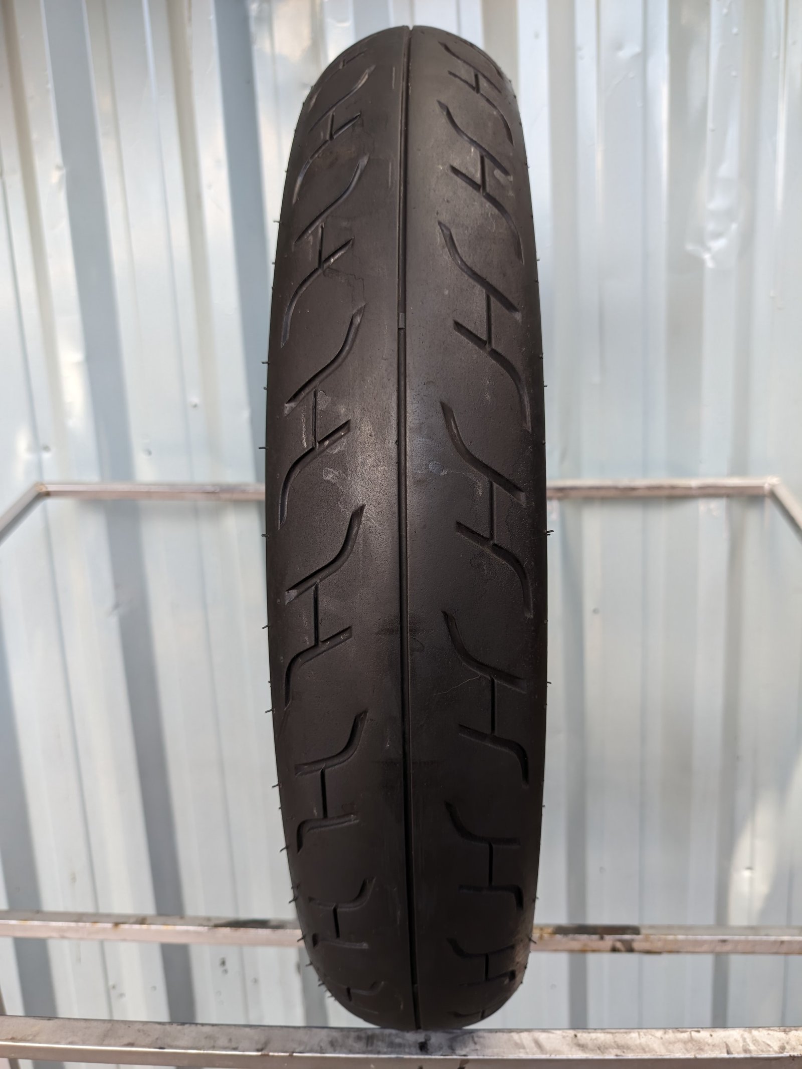 Ceat Zoom Cruz 100/90-18 Usado