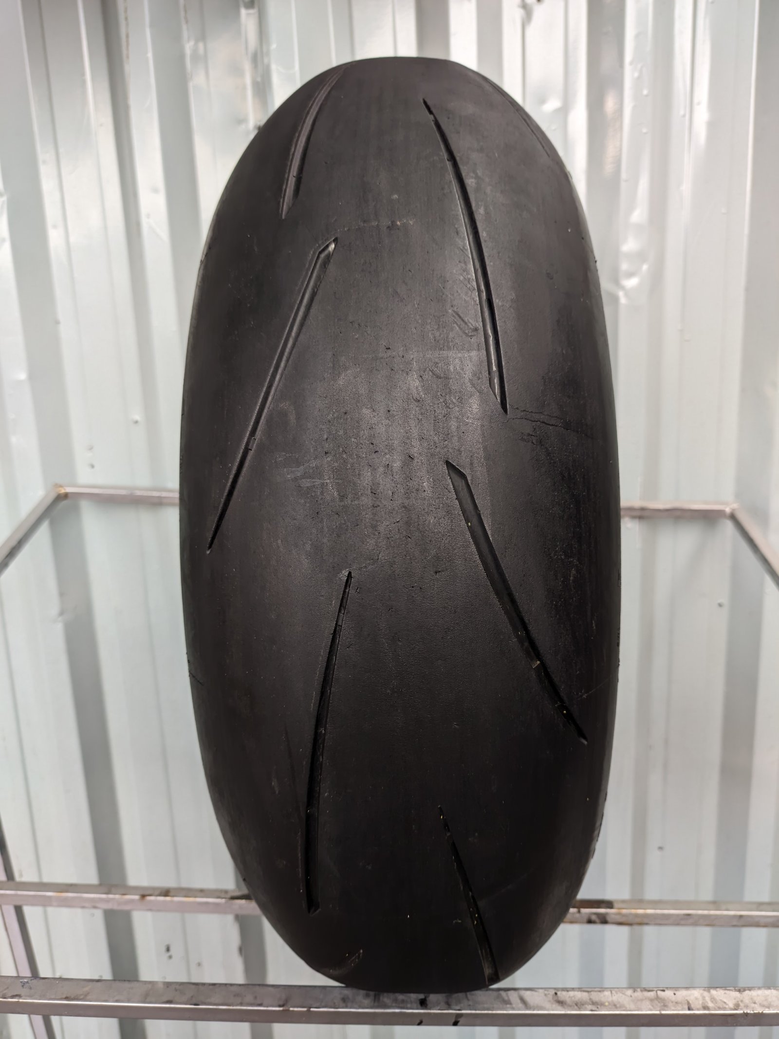 Metzeler Racetec K3 RR 200/55-17 Usado