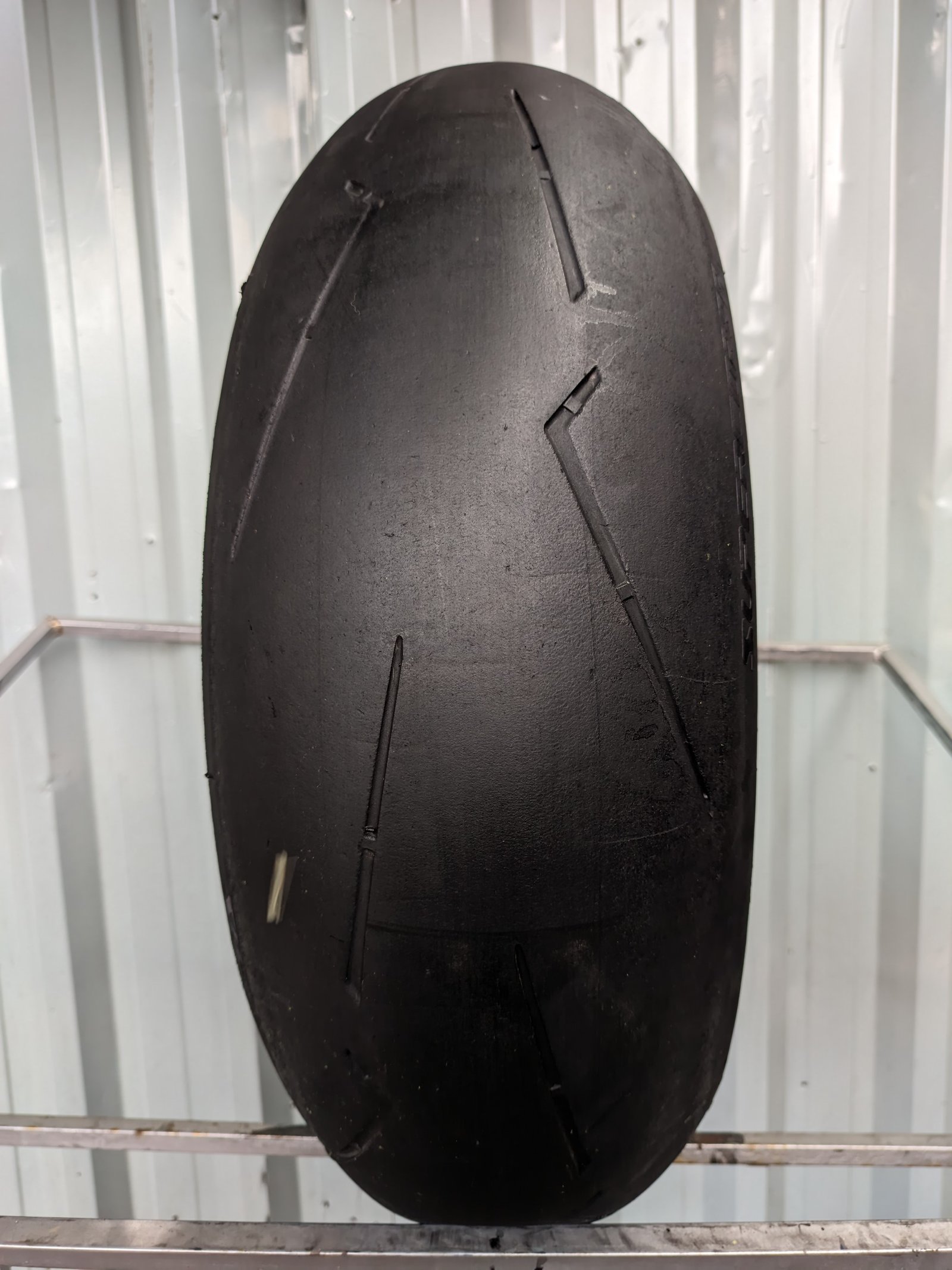 Pirelli Supercorsa SP V4 200/55-17 Usado