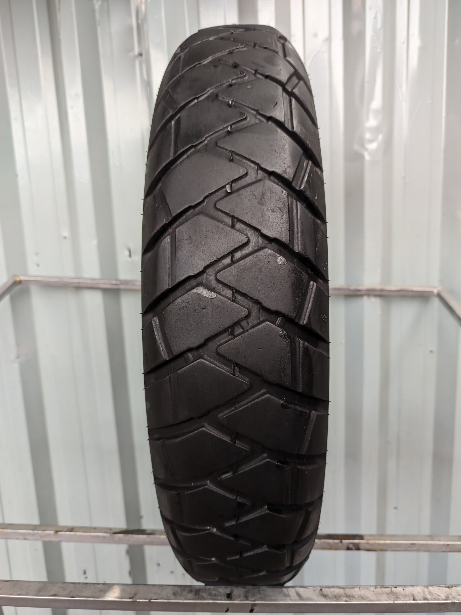 Michelin Anakee Adventure 130/80-17 Pneu Usado