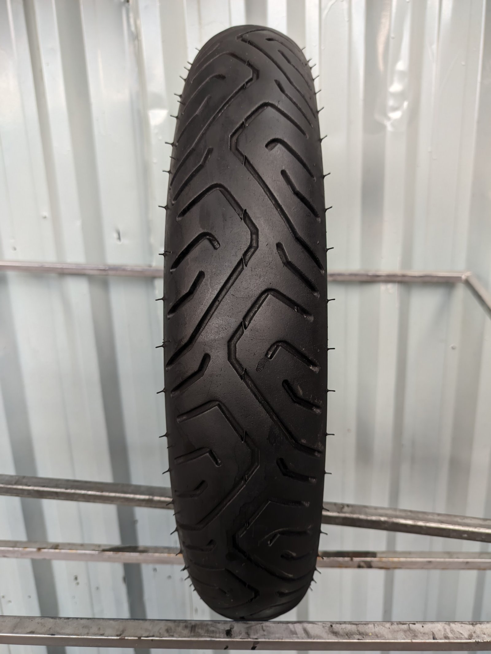 Technic Sport 100/80-17 Usado