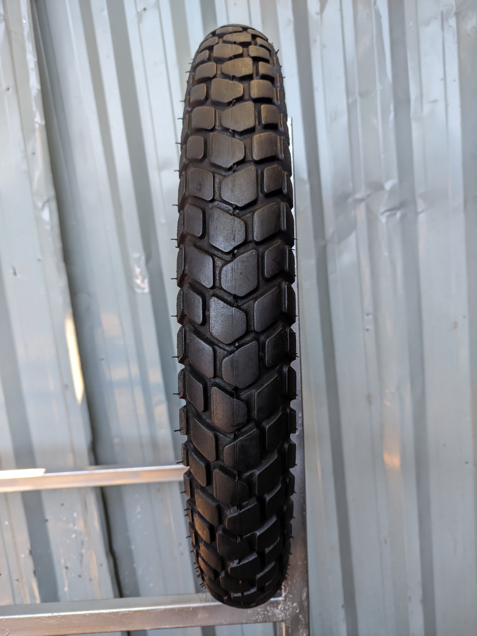 Levorin Duna 90/90-21 Pneu Usado