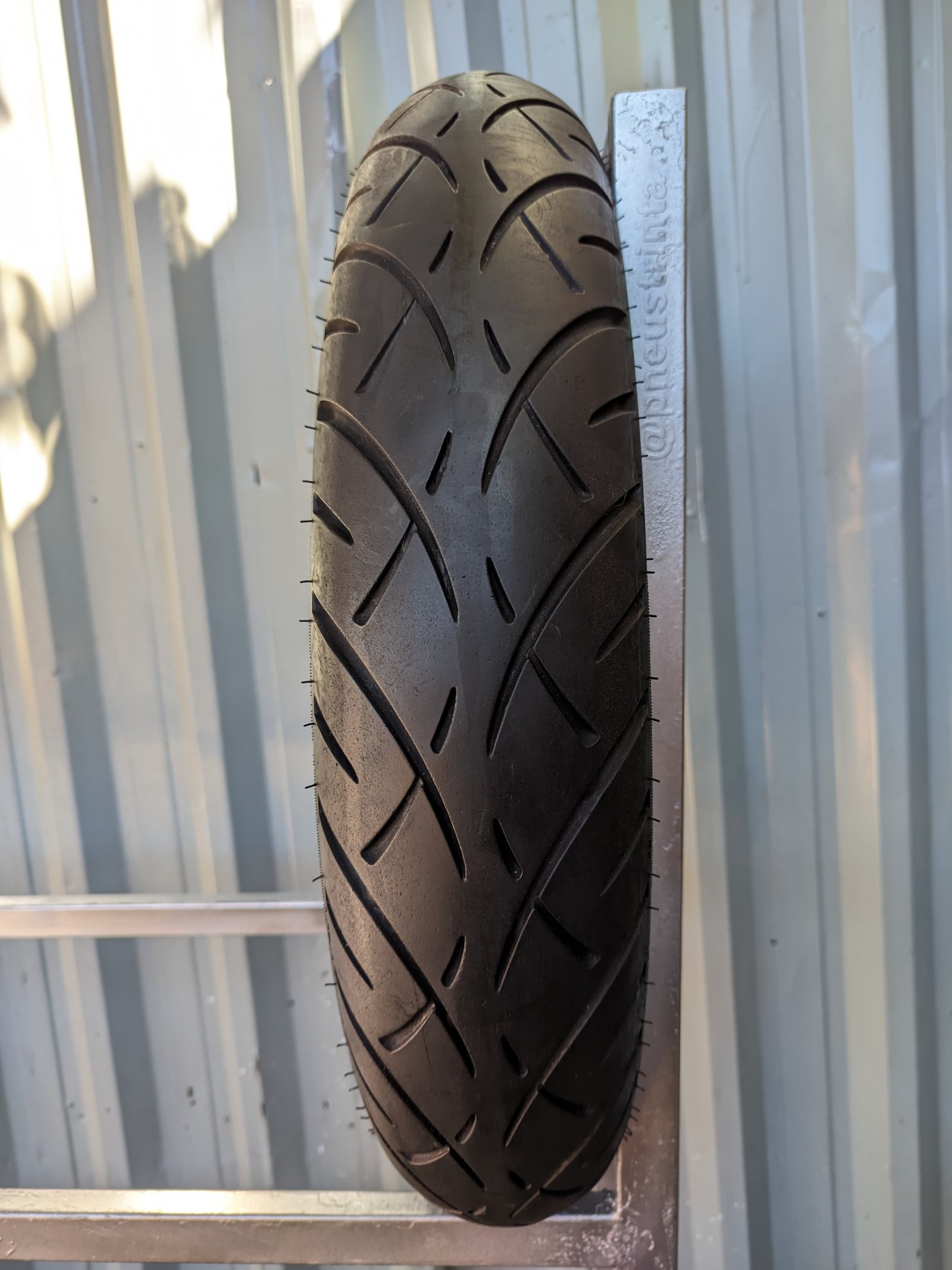 Metzeler ME888 Marathon Ultra 120/80-17 Pneu Usado