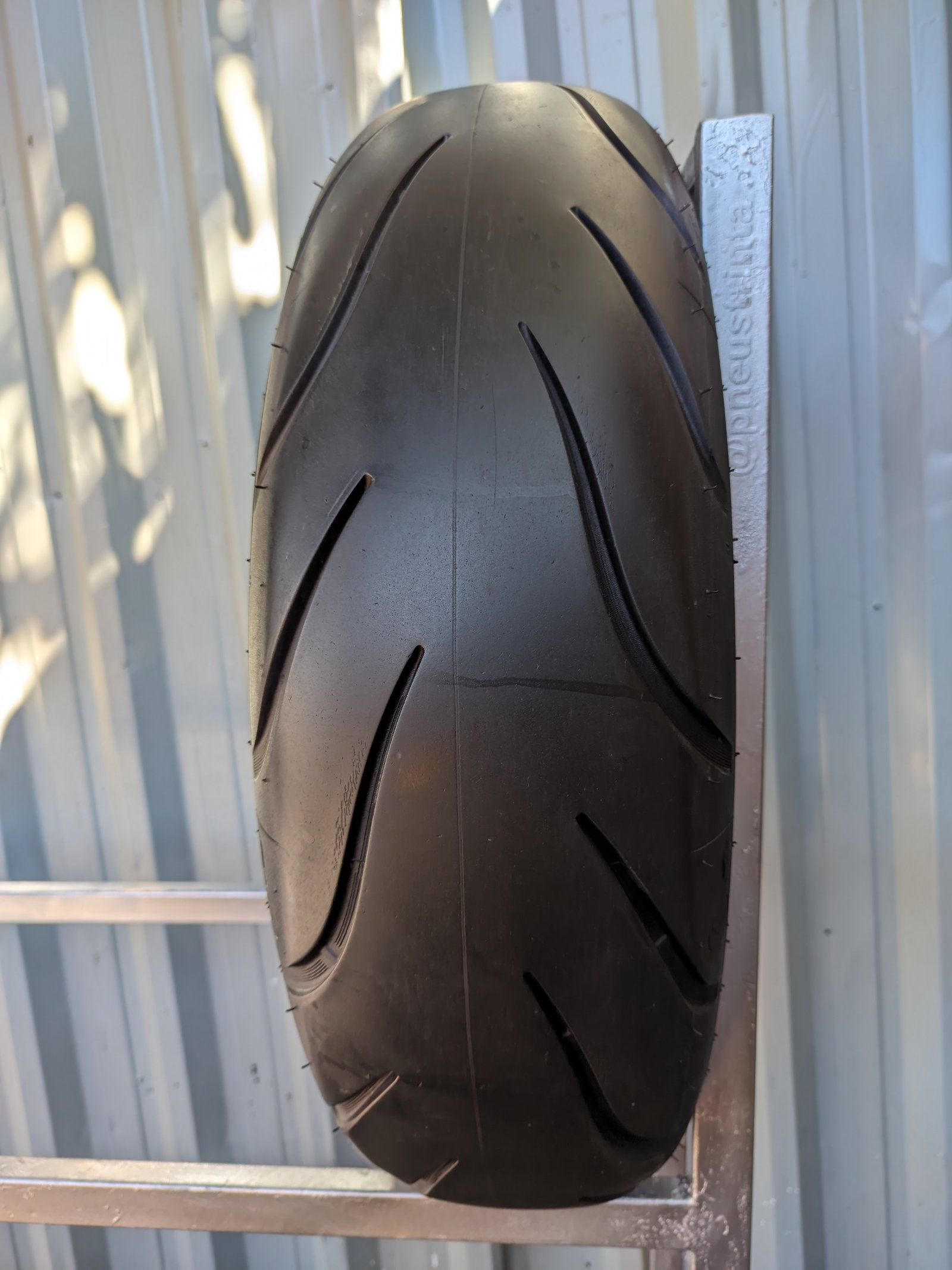 Michelin Commander 3 180/65-16 Pneu Usado