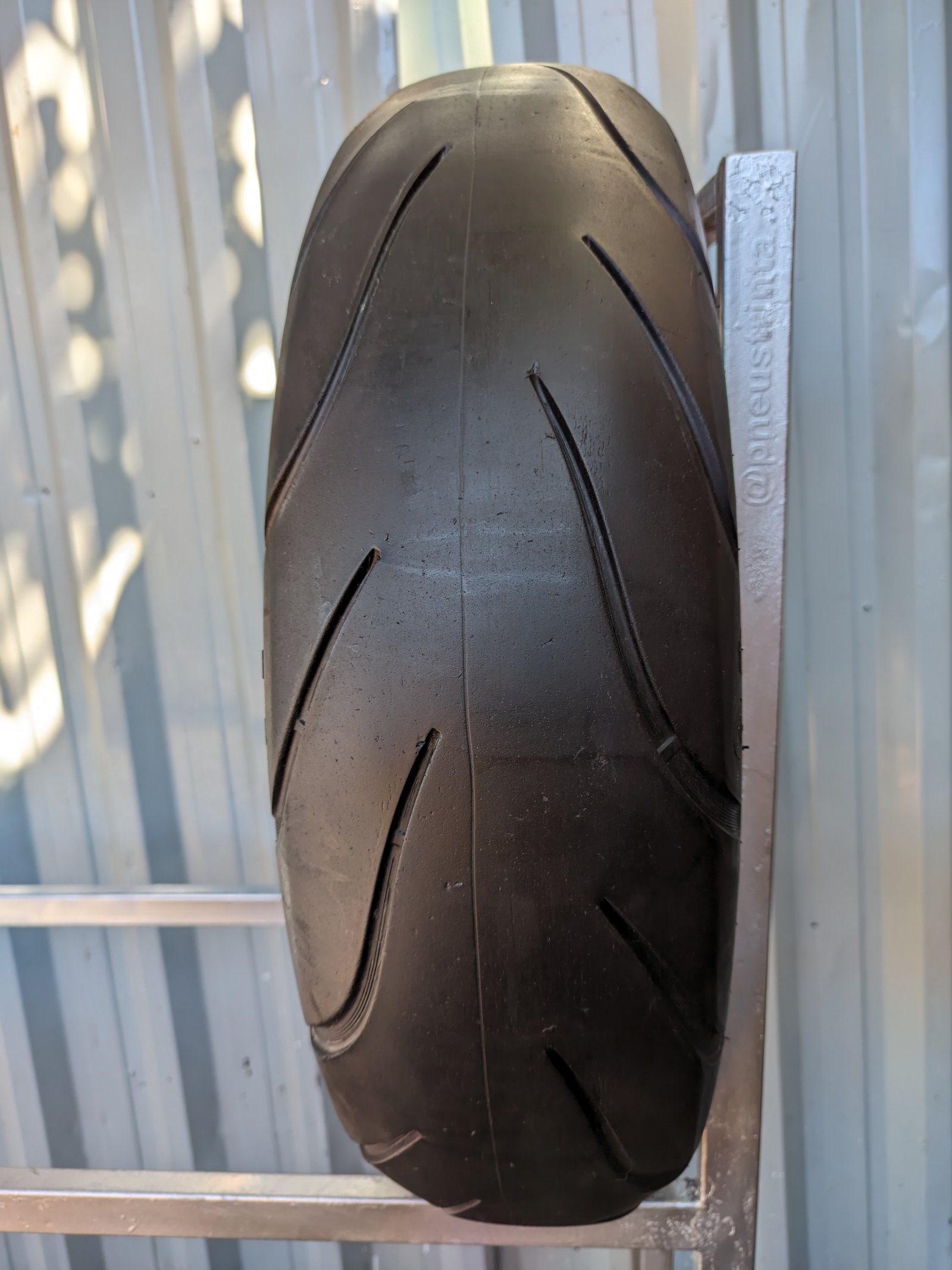 Michelin Commander 3 180/55-18 Pneu Usado