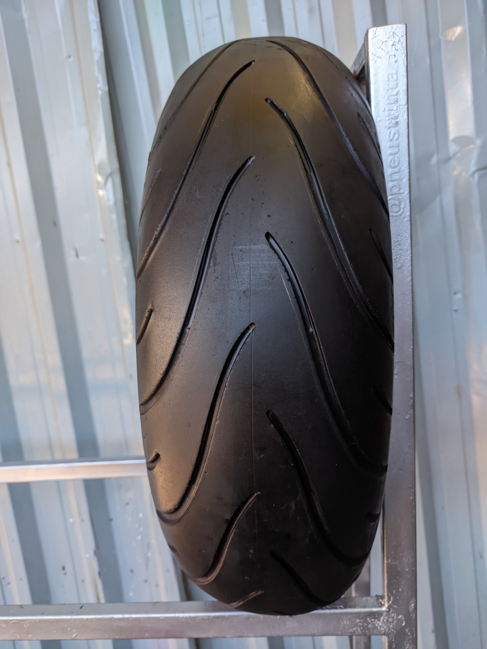 Michelin Pilot Road 2 180/55-17 Pneu Usado