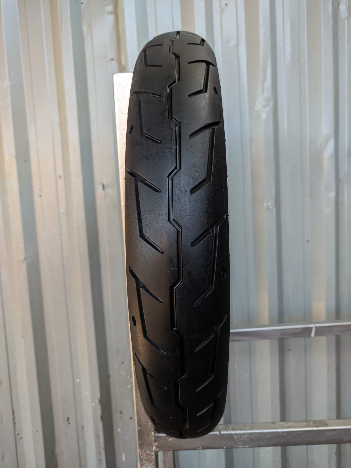 Michelin Scorcher 31 HD 100/90-19 Pneu Usado