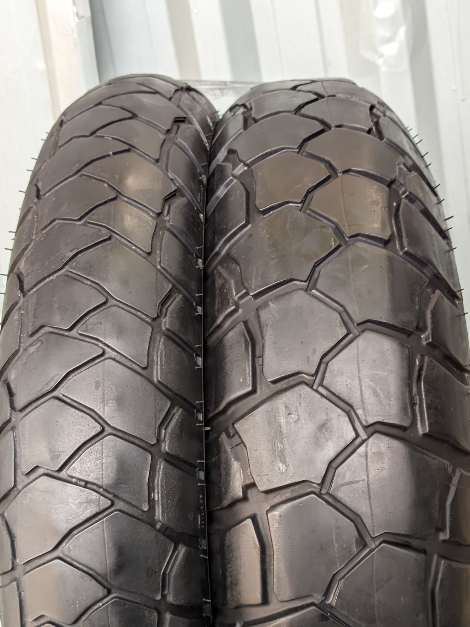 Michelin Anakee Adventure 120/70-19 + 170/60-17 Pneu Usado - Imagem 4
