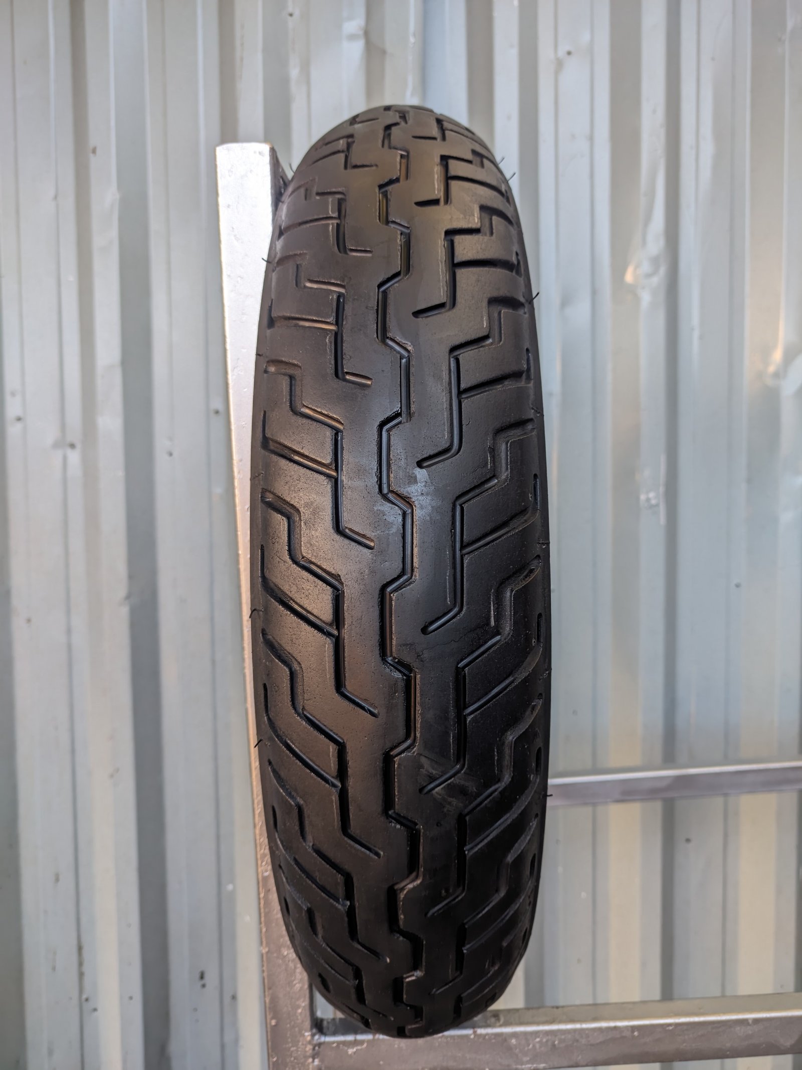 Dunlop D402 HD 130/90-16 Pneu Usado