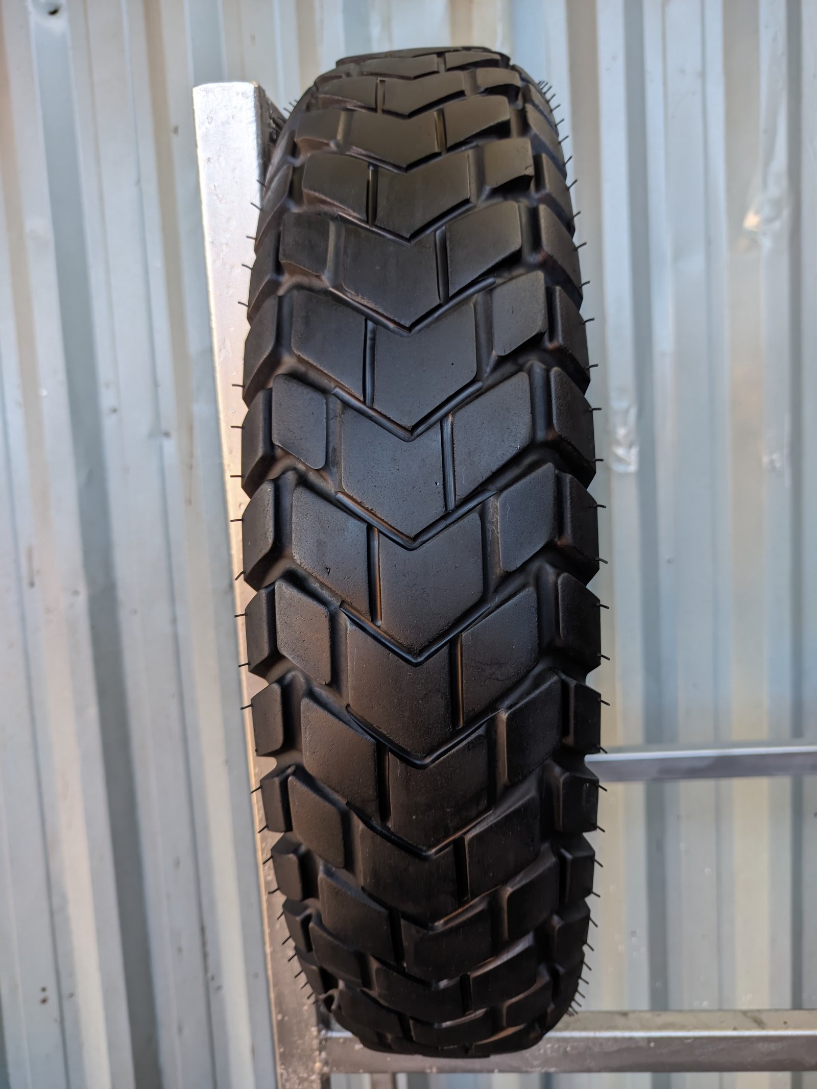 Pirelli MT60 130/80-17 Pneu Usado