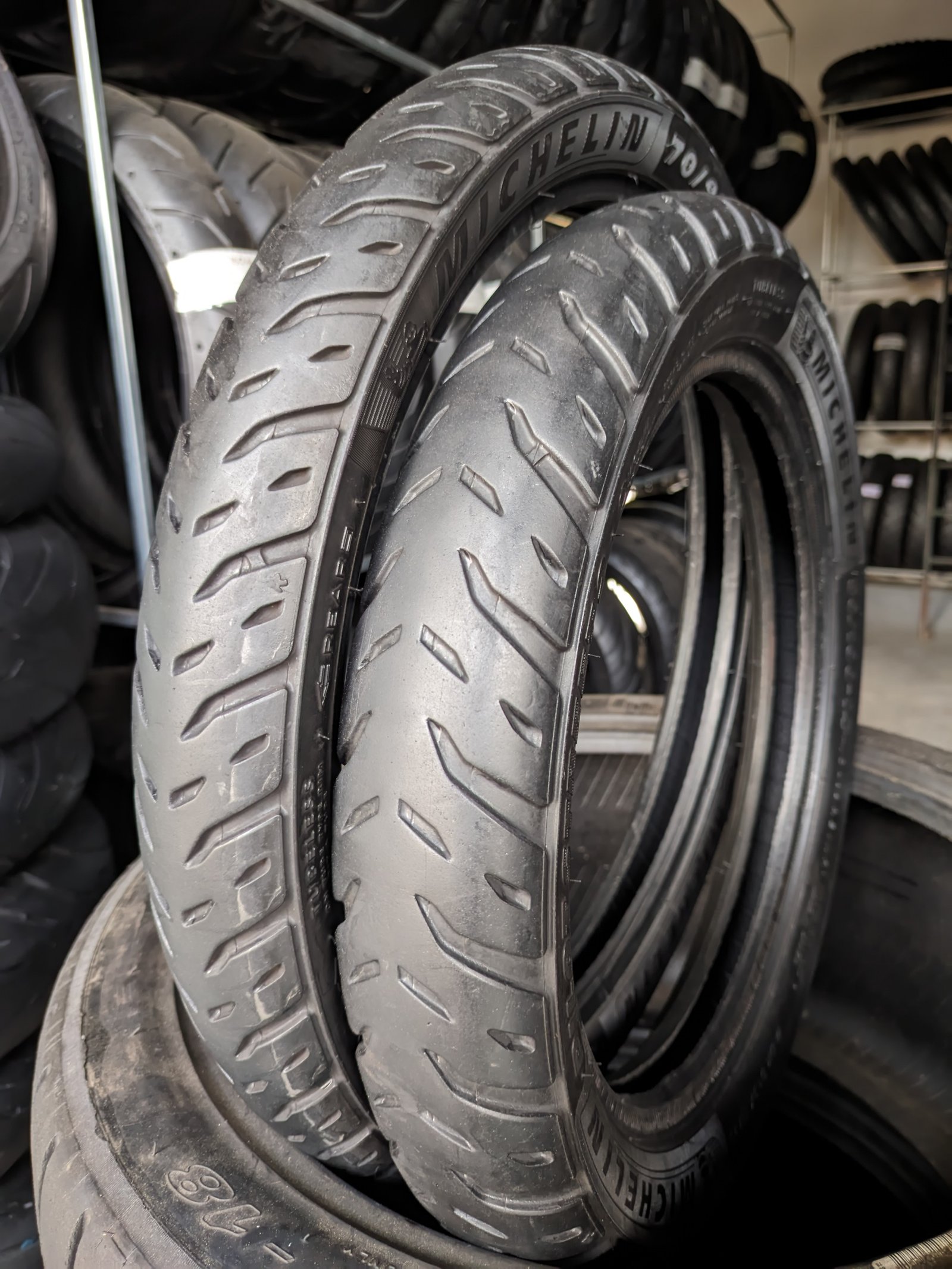 Michelin Pilot Street 2 70/90-17 + 80/100-14 Pneu Usado - Imagem 4