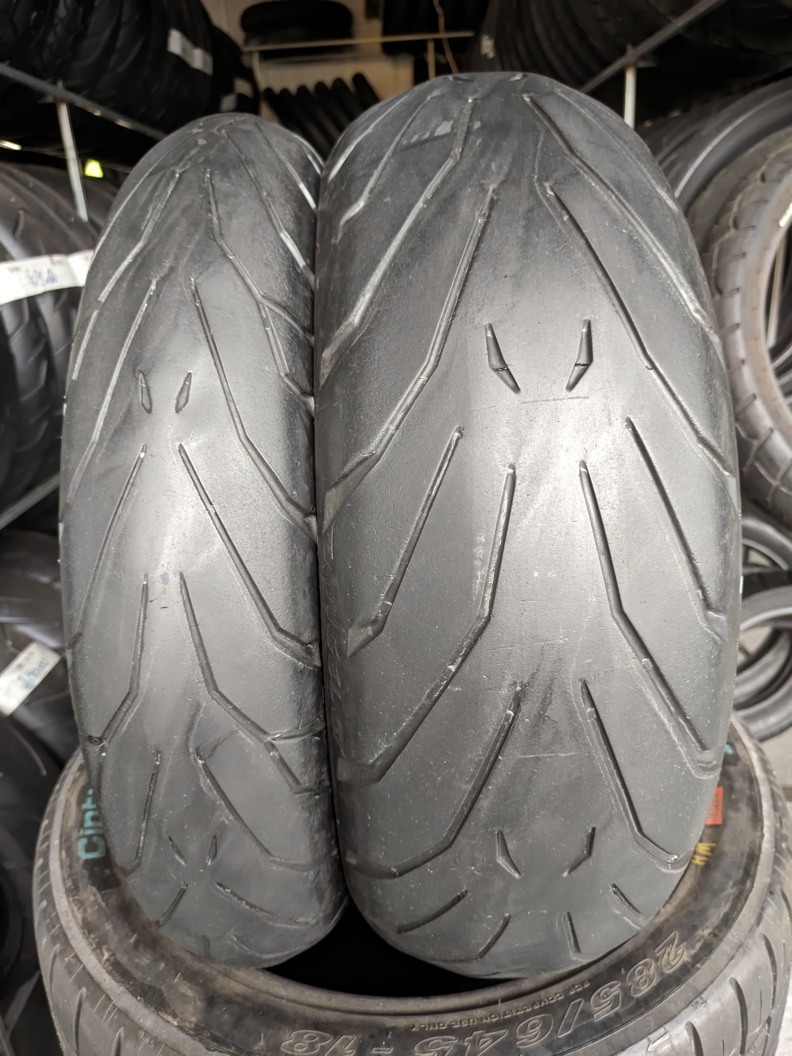 Pirelli Angel GT 120/70-17 + 180/55-17 Pneu Usado